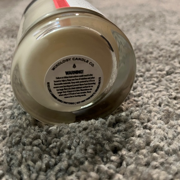 Wixology Candle Company - Cosmopolitan Candle (7 oz) - Picture 5 of 6